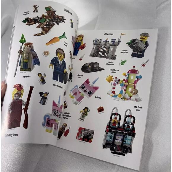 Ultimate Sticker Reusable Stickers 1000+ LEGO Movie‎ by DK 2013 - Picture 8 of 10